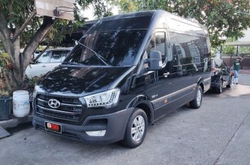 Purple Hyundai H350 2017 for sale in Manual