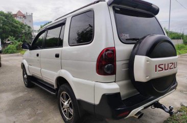 Selling Purple Isuzu Crosswind 2002 in Rizal