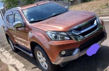 Sell Purple 2022 Isuzu Mu-X in Marikina