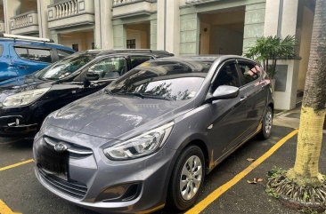 Sell Purple 2016 Hyundai Accent in Valenzuela