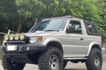 Purple Mitsubishi Pajero 1992 for sale in Manual