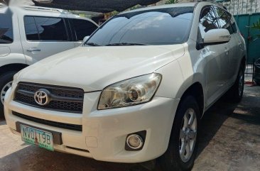 Pearl White Toyota Rav4 2010 for sale in Santa Rosa