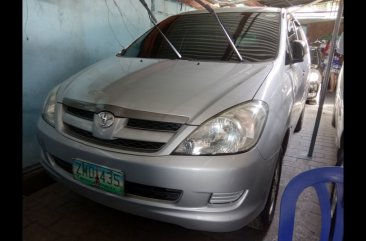 Yellow Toyota Innova 2008 MPV at 93000 for sale