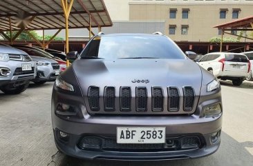 Selling Silver Jeep Cherokee 2014 SUV / MPV in Manila