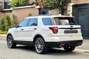 Selling Pearl White Ford Explorer 2016 in Quezon City