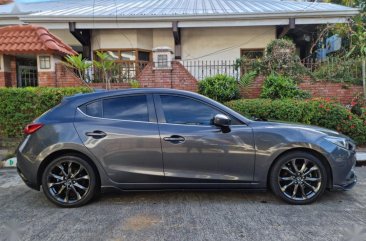 Selling Purple Mazda 3 2015 in Manila