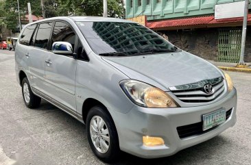 Selling Silver Toyota Innova 2012 in Manila