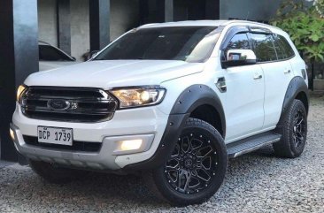 Purple Ford Everest 2016 for sale in Automatic