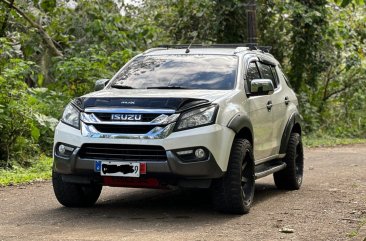 Selling Purple Isuzu Mu-X 2015 in Pasig