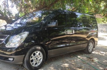 Purple Hyundai Starex 2012 for sale in Manual