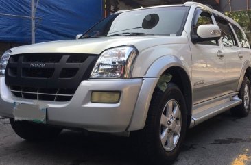 Pearl White Isuzu Alterra 2005 for sale in Automatic