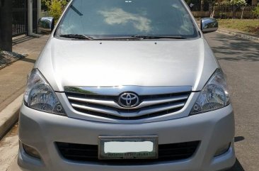 Selling Purple Toyota Innova 2010 in Mandaluyong