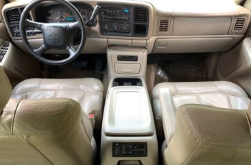 Purple Chevrolet Suburban 2002 for sale in Automatic