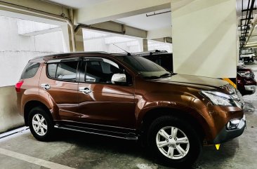 Selling Purple Isuzu Mu-X 2016 in Pateros