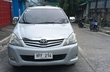 Selling Silver Toyota Innova 2011 in Quezon City