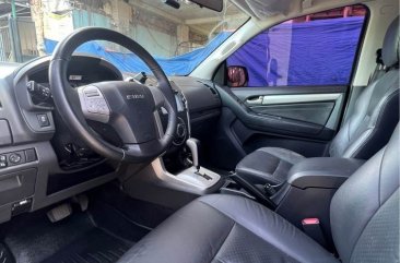 Purple Isuzu Mu-X 2016 for sale in Automatic