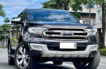 Selling Purple Ford Everest 2017 in Makati