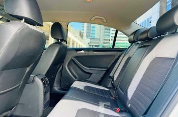 Purple Volkswagen Jetta 2016 for sale in Automatic