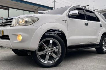 2010 Toyota Fortuner  2.8 V Diesel 4x4 AT in Quezon City, Metro Manila