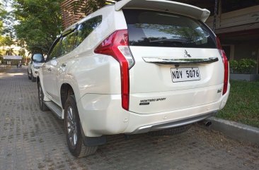 Sell Pearl White 2016 Mitsubishi Montero sport in Talavera