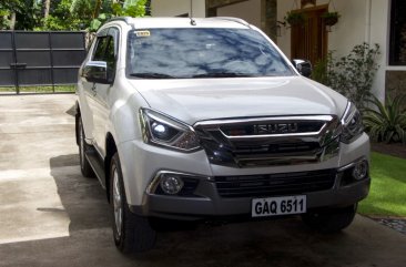 Pearl White Isuzu Mu-X 2019 for sale in Dumaguete