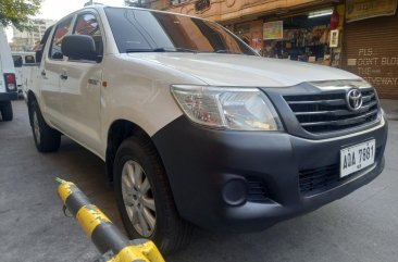 Sell White 2015 Toyota Hilux in Manila