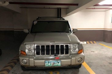 Selling White Jeep Commander 2009 in Pateros