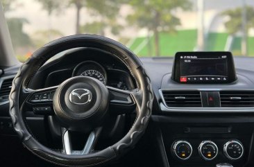 Selling White Mazda 3 2018 in Makati