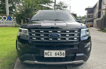 Selling White Ford Explorer 2016 in Las Piñas