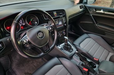 White Volkswagen Golf 2017 for sale in Automatic