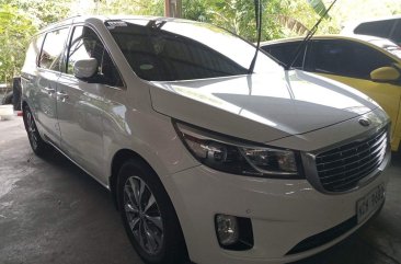 Selling White Kia Grand carnival 2016 in Pasig