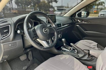 Sell White 2016 Mazda 3 in Makati