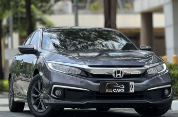 Selling White Honda Civic 2019 in Makati