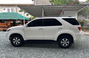 Selling White Toyota Fortuner 2006 in Caloocan