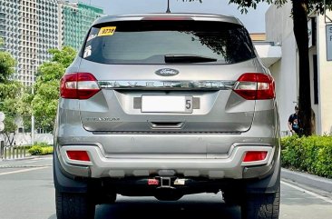 Selling White Ford Everest 2017 in Makati