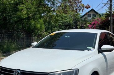 Selling White Volkswagen Jetta 2016 in Parañaque