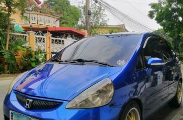 Selling Yellow Honda Jazz 2006 in Manila