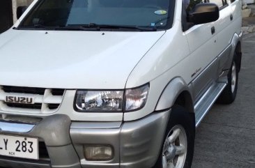 White Isuzu Crosswind 2003 for sale in San Pedro