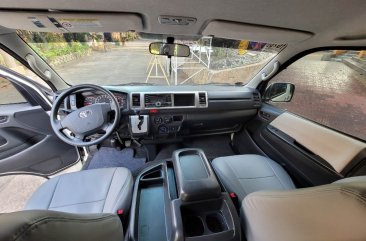 Selling Pearl White Toyota Hiace 2018 in Manila