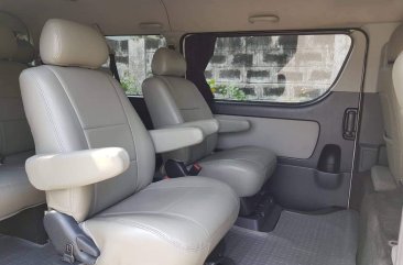 Sell Pearl White 2011 Toyota Hiace Super Grandia in Pasay