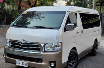 Selling Pearl White Toyota Hiace 2018 in Manila