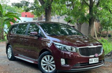 White Kia Carnival 2017 for sale in Automatic