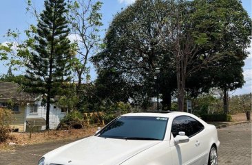 Selling White Mercedes-Benz 320 2000 in Las Piñas