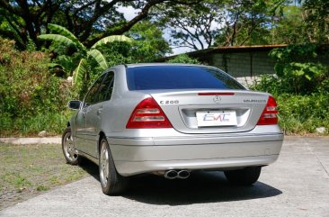 Sell White 2002 Acura RL in Quezon City