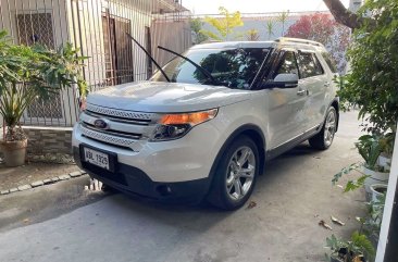 White Ford Explorer 2015 for sale in Automatic