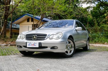 Sell White 2002 Acura RL in Quezon City