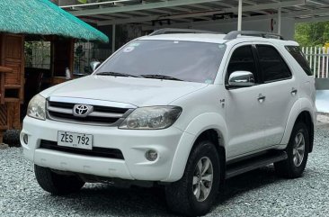 White Toyota Fortuner 2006 for sale in Automatic