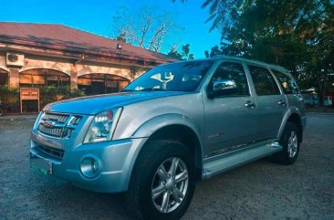 White Isuzu Alterra 2011 for sale in Antipolo