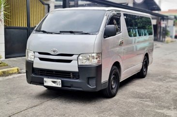 Selling White Toyota Hiace 2016 in Bacoor