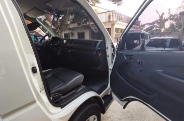 White Toyota Hiace 2018 for sale in Manual